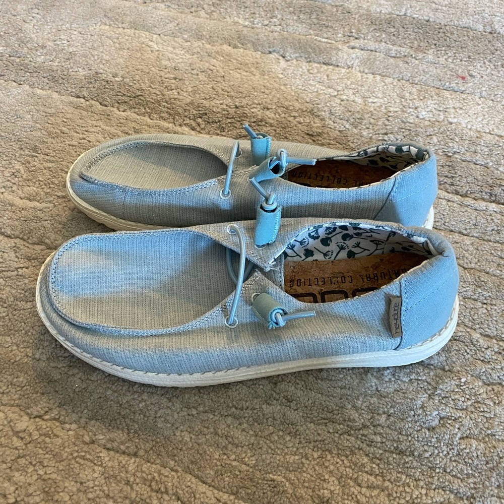 Hey Dude - Like New (Size 6 Women’s)